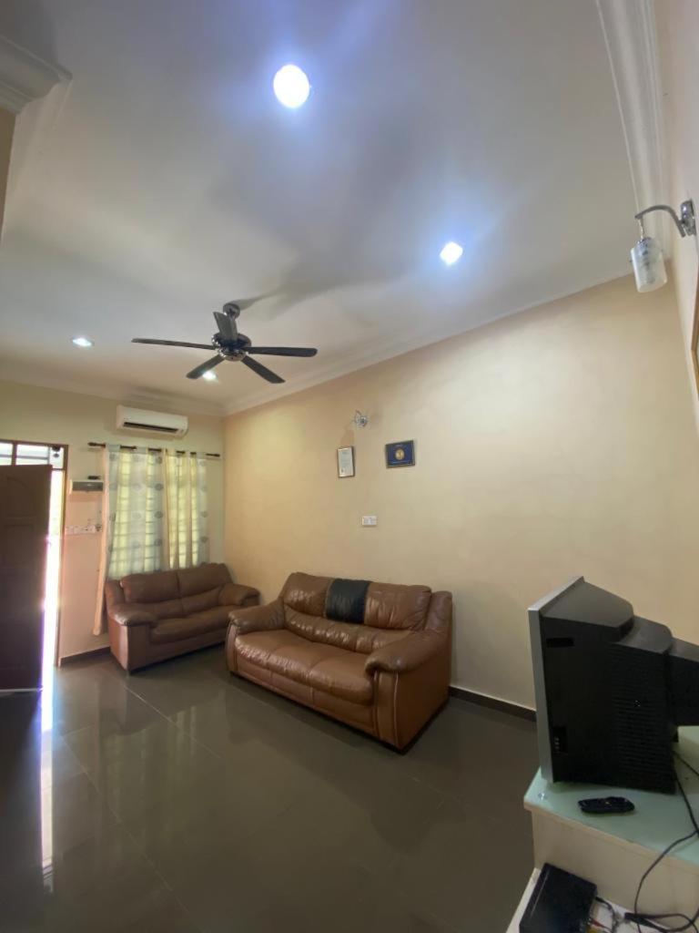 Homestay Tok Ma 1 Alur Tuman Marang Exteriör bild