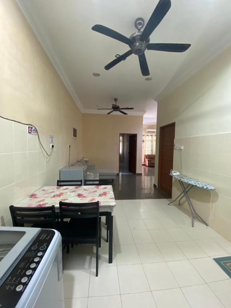 Homestay Tok Ma 1 Alur Tuman Marang Exteriör bild